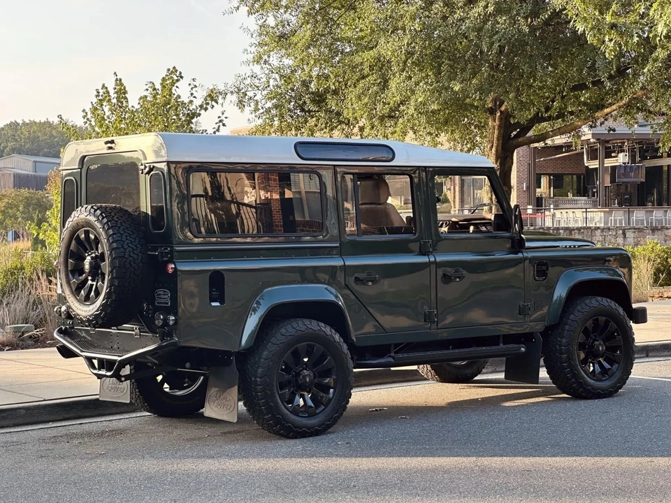 1998 Land Rover Defender 110 - Image 11 of 21