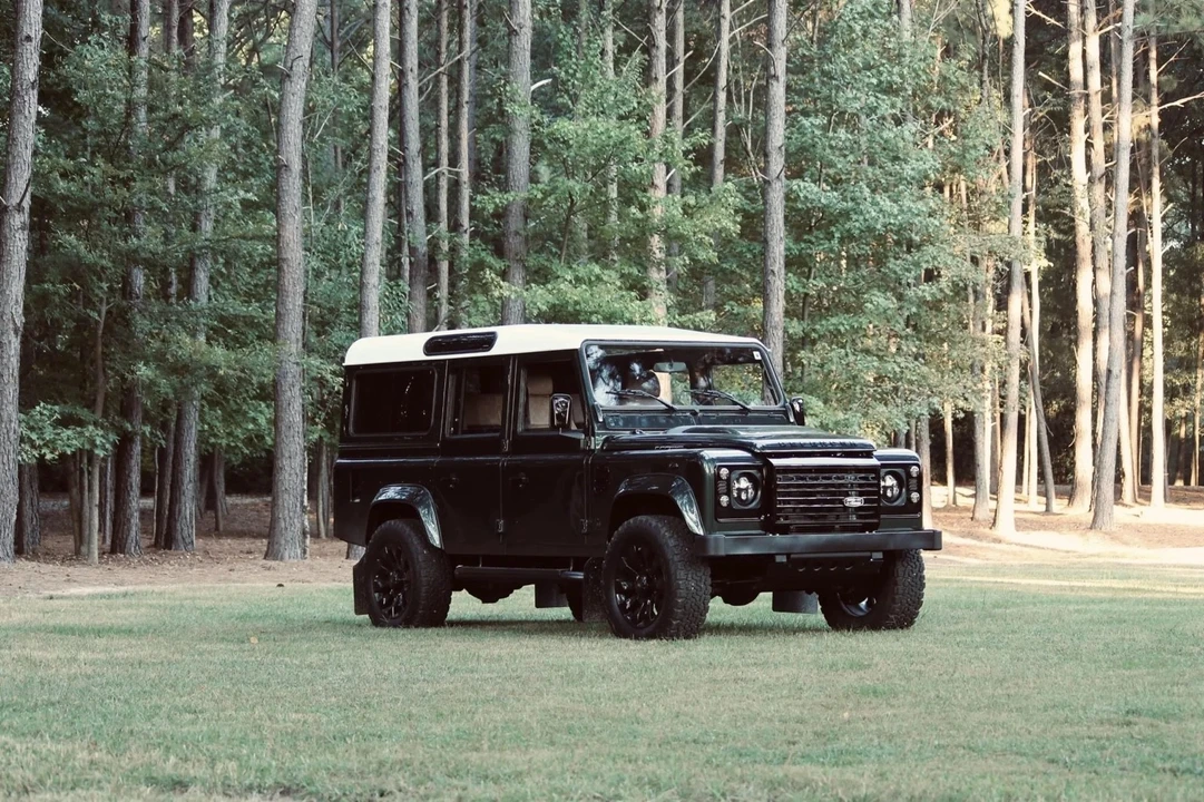1998 Land Rover Defender 110 - Image 7 of 21