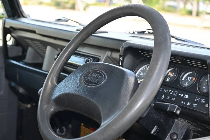 1998 Land Rover Defender 90 - Image 11 of 21