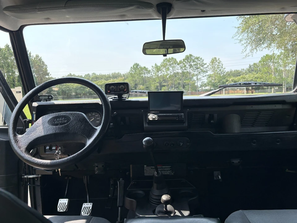 1998 Land Rover Defender - Image 10 of 15