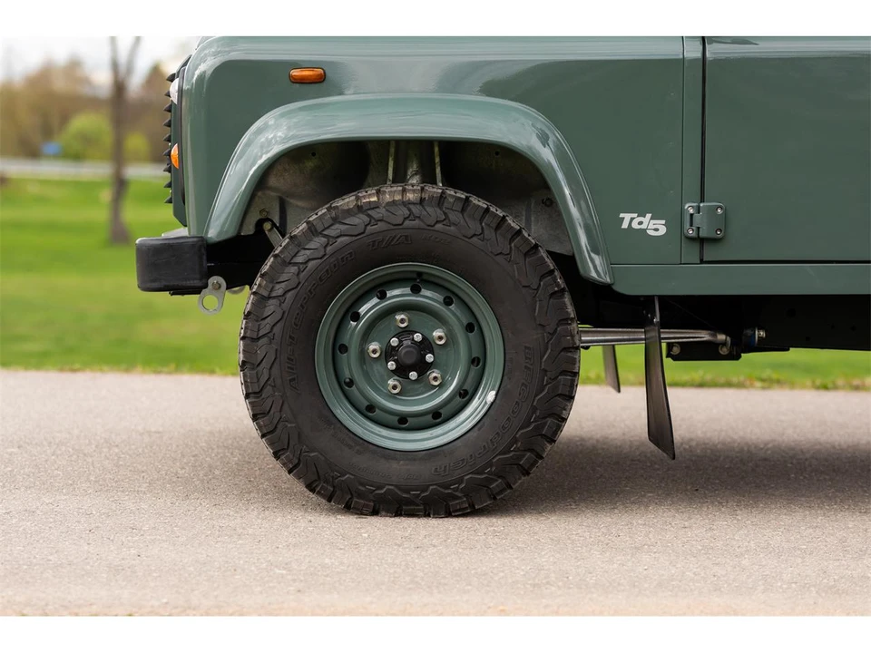 1998 Land Rover Defender - Image 8 of 26