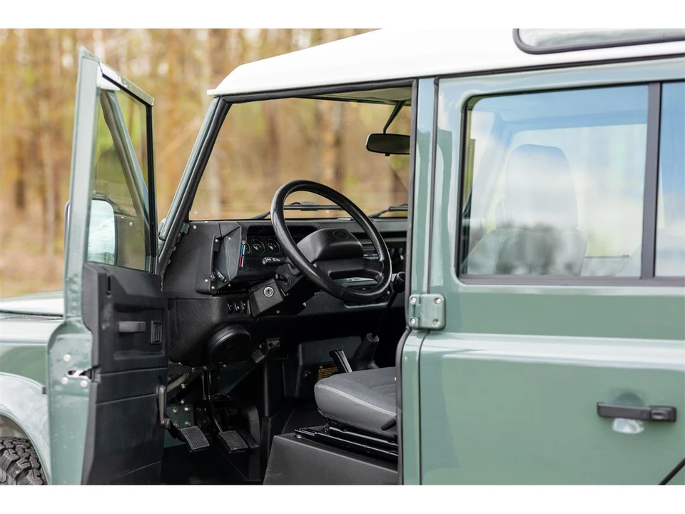 1998 Land Rover Defender - Image 19 of 26