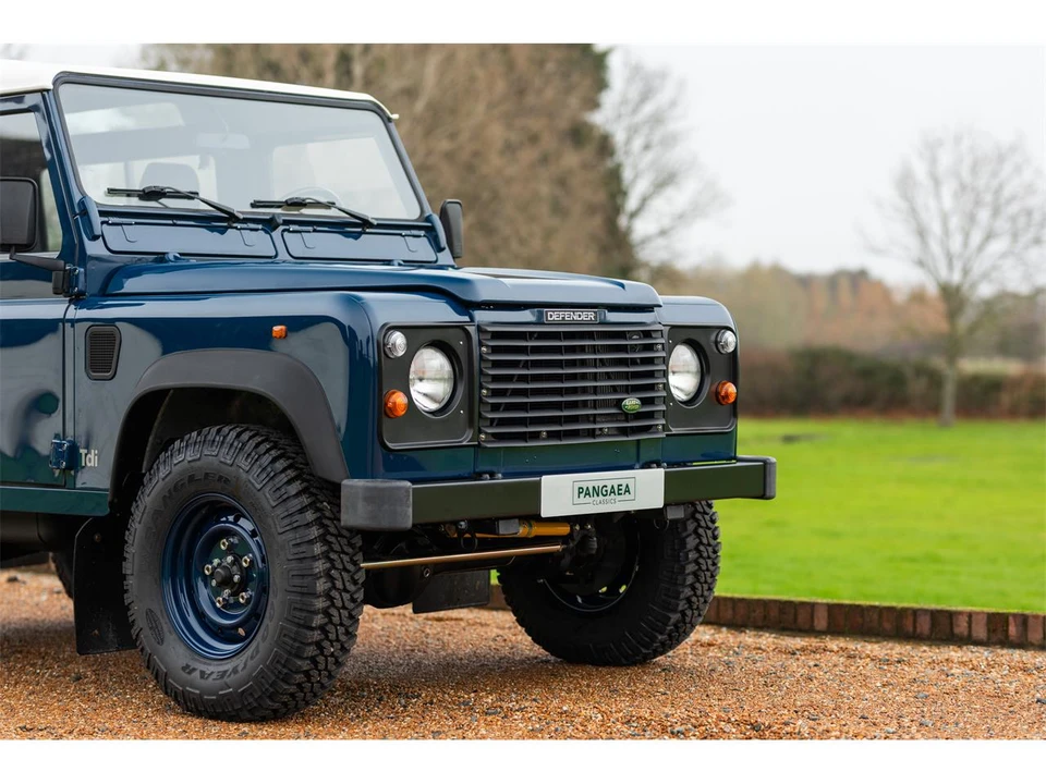 1998 Land Rover Defender - Image 11 of 25