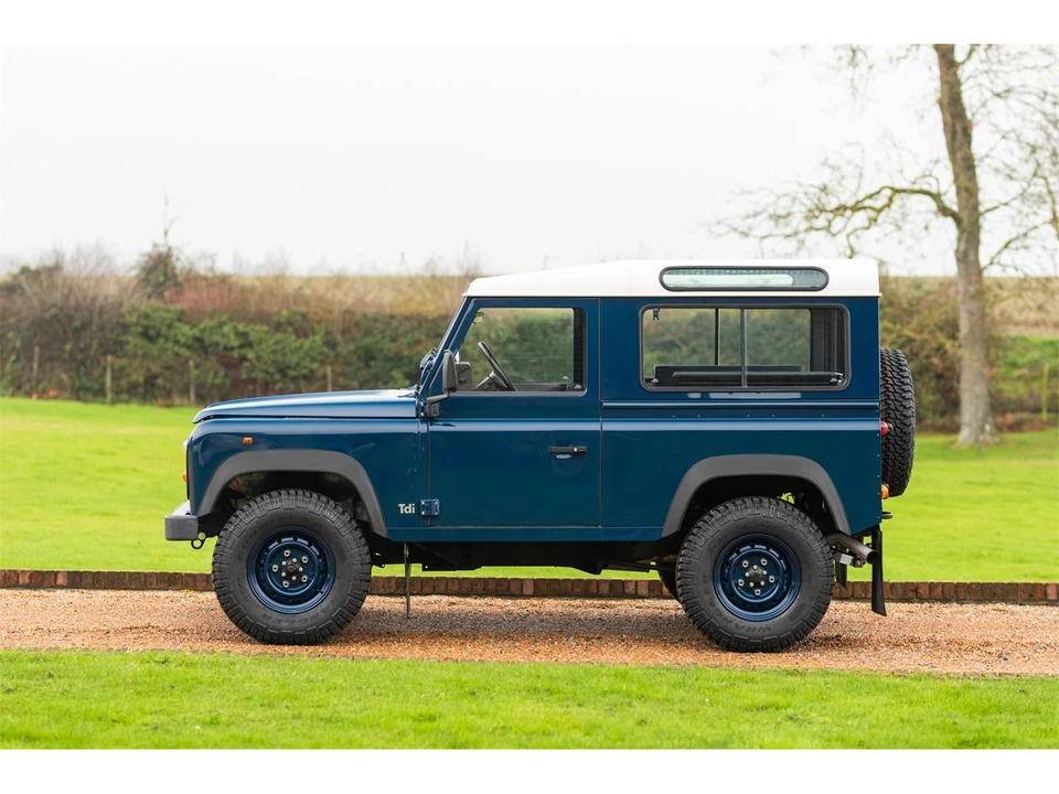 1998 Land Rover Defender - Image 8 of 25