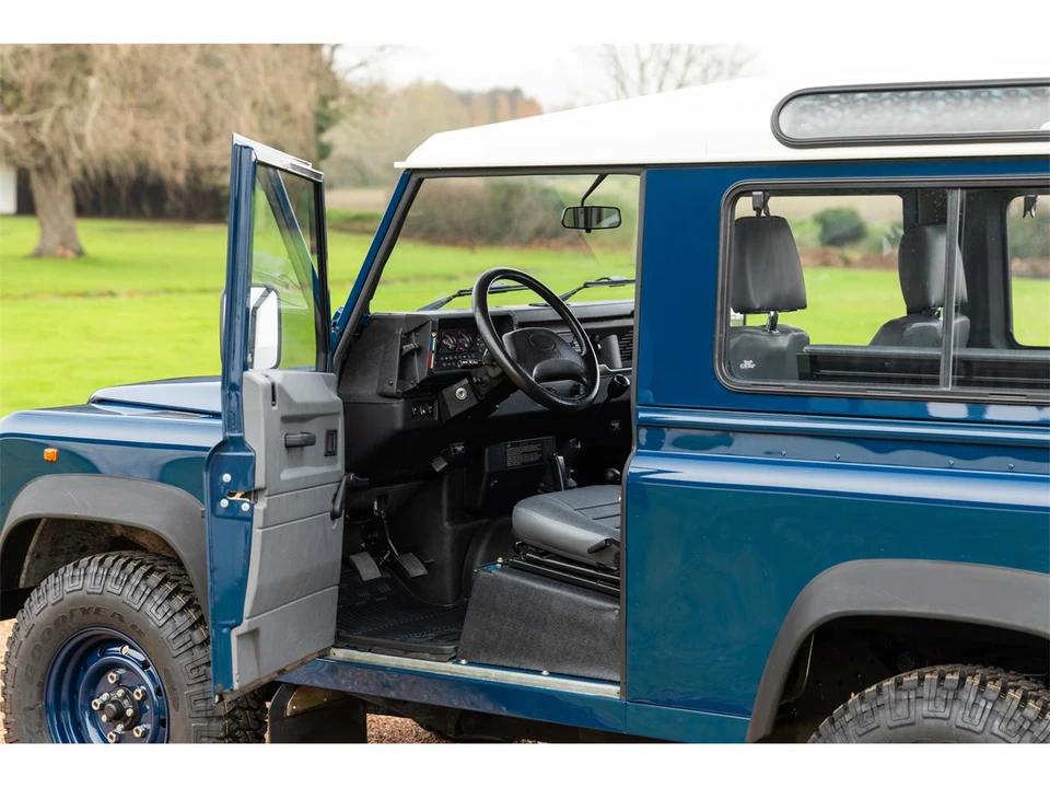 1998 Land Rover Defender - Image 16 of 25