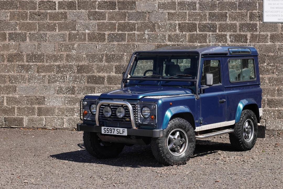 1998 Land Rover Defender 90 - Image 2 of 30
