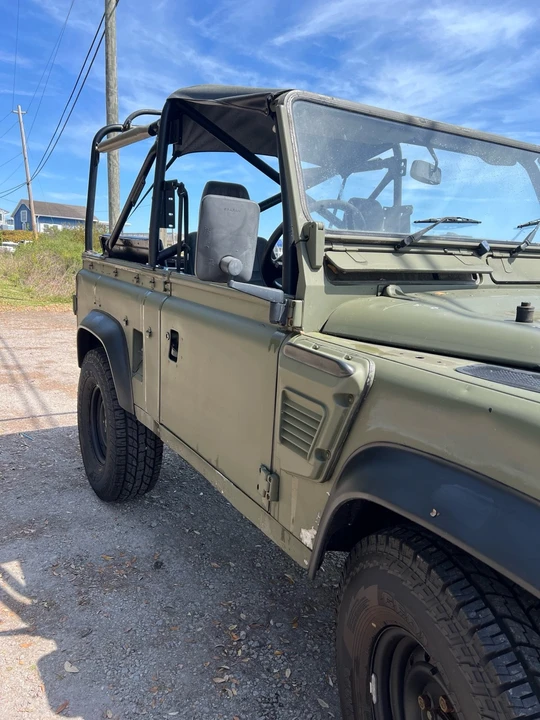 1998 Land Rover Defender 110 - Image 4 of 11