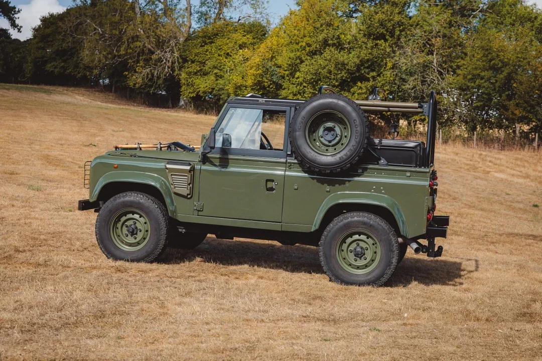 1998 Land Rover Defender 90 - Image 6 of 30