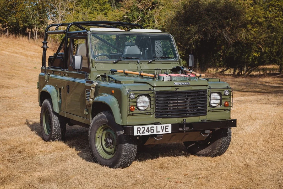 1998 Land Rover Defender 90 - Image 9 of 30
