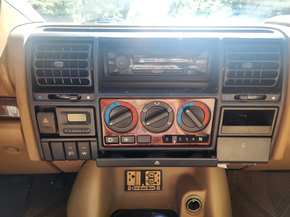 1998 Land Rover Discovery 1st Gen - Image 13 of 16