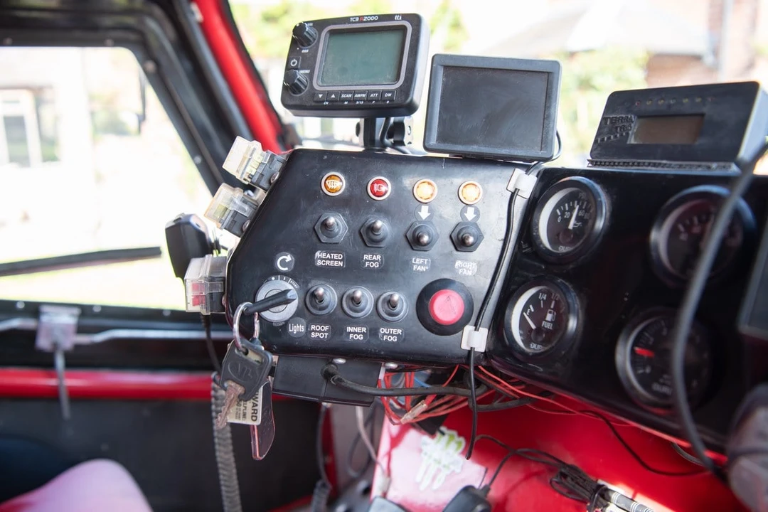 1998 Land Rover Defender - Image 10 of 30
