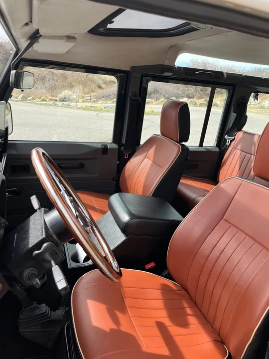 1998 Land Rover Defender 110 - Image 6 of 9