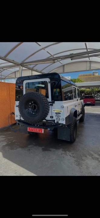 1998 Land Rover Defender 110 - Image 2 of 16