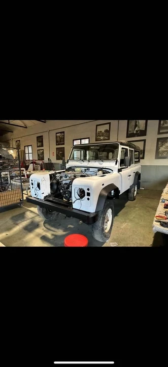 1998 Land Rover Defender 110 - Image 4 of 16
