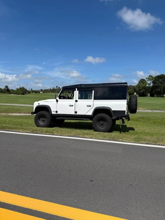 1998 Land Rover Defender 110 - Image 15 of 16