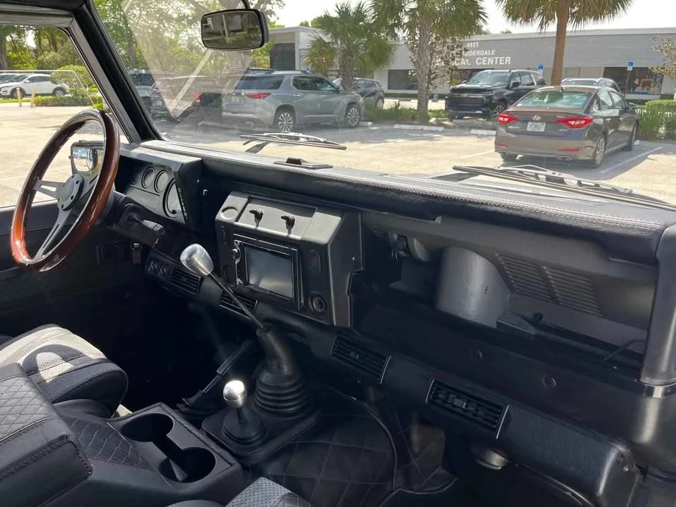 1998 Land Rover Defender 130 - Image 7 of 10