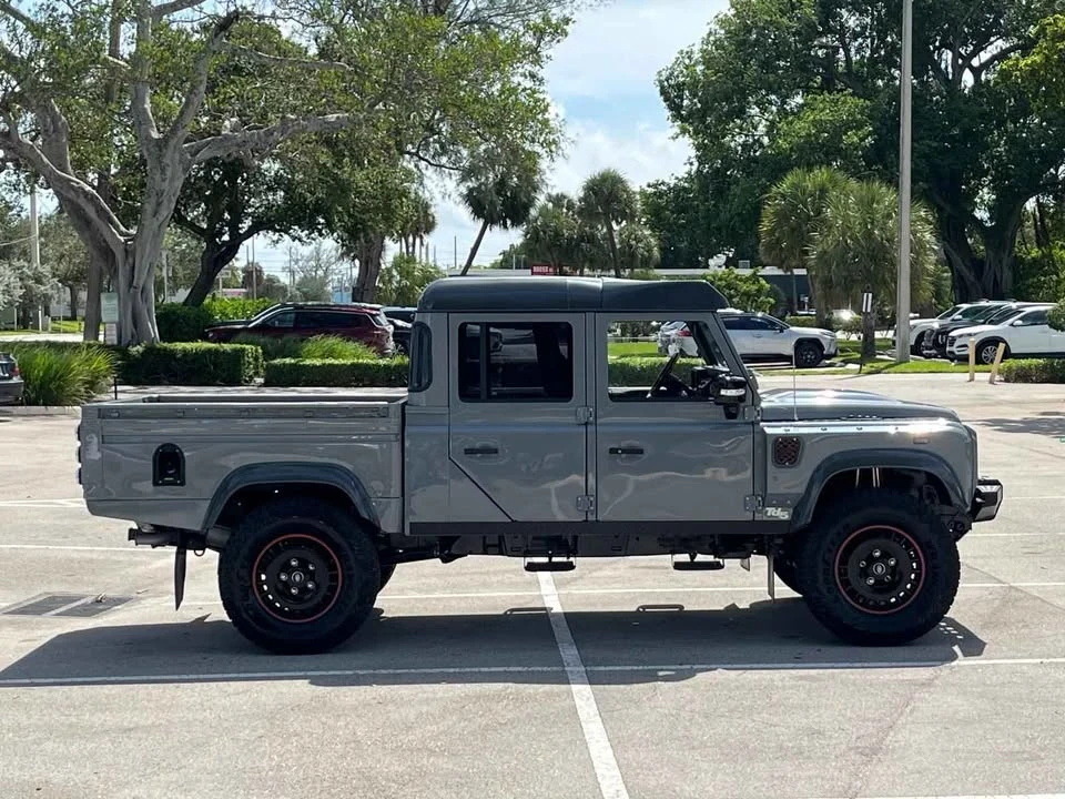 1998 Land Rover Defender 130 - Image 5 of 10