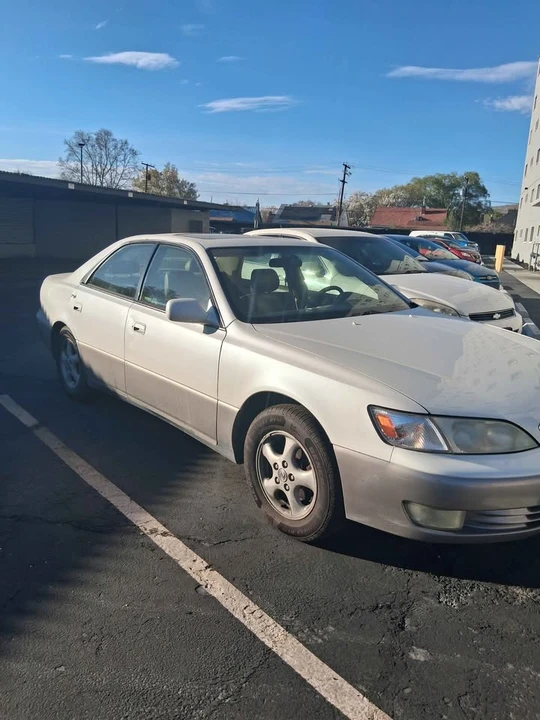 1998 Lexus ES 3rd Gen - Image 8 of 10