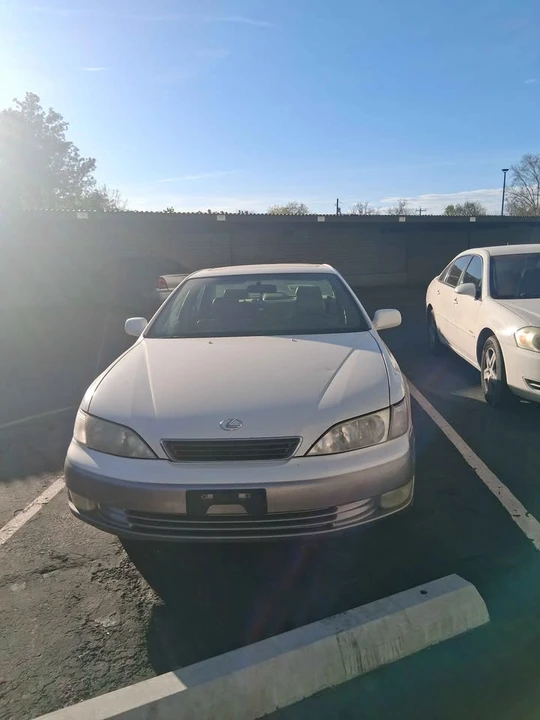 1998 Lexus ES 3rd Gen - Image 9 of 10