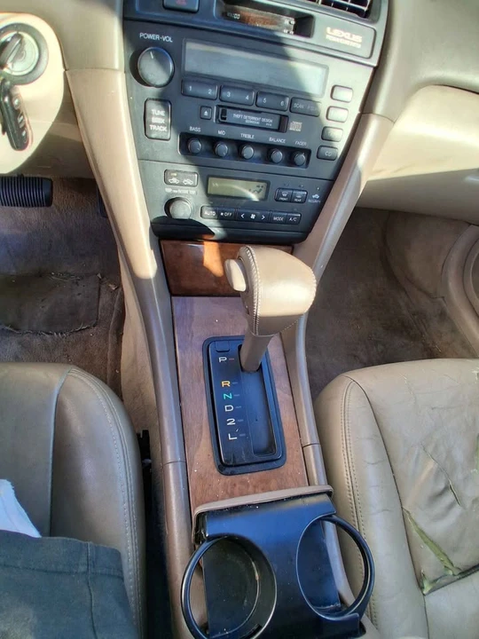 1998 Lexus ES 3rd Gen - Image 4 of 10