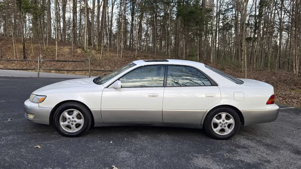 1998 Lexus ES 3rd Gen - Image 3 of 20