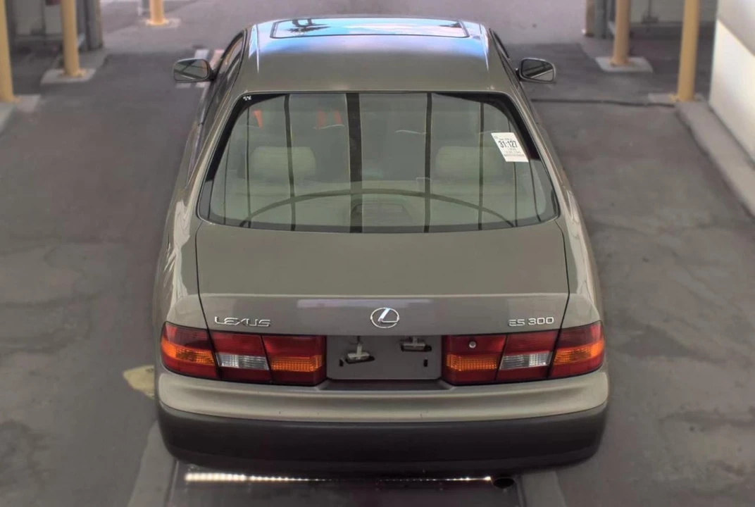1998 Lexus ES 3rd Gen - Image 5 of 14