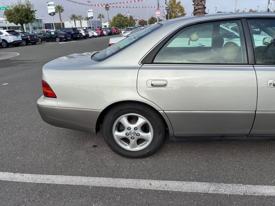1998 Lexus ES 2nd Gen - Image 4 of 7