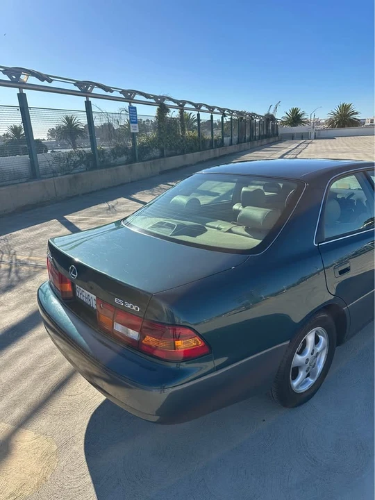 1998 Lexus ES 3rd Gen - Image 8 of 18