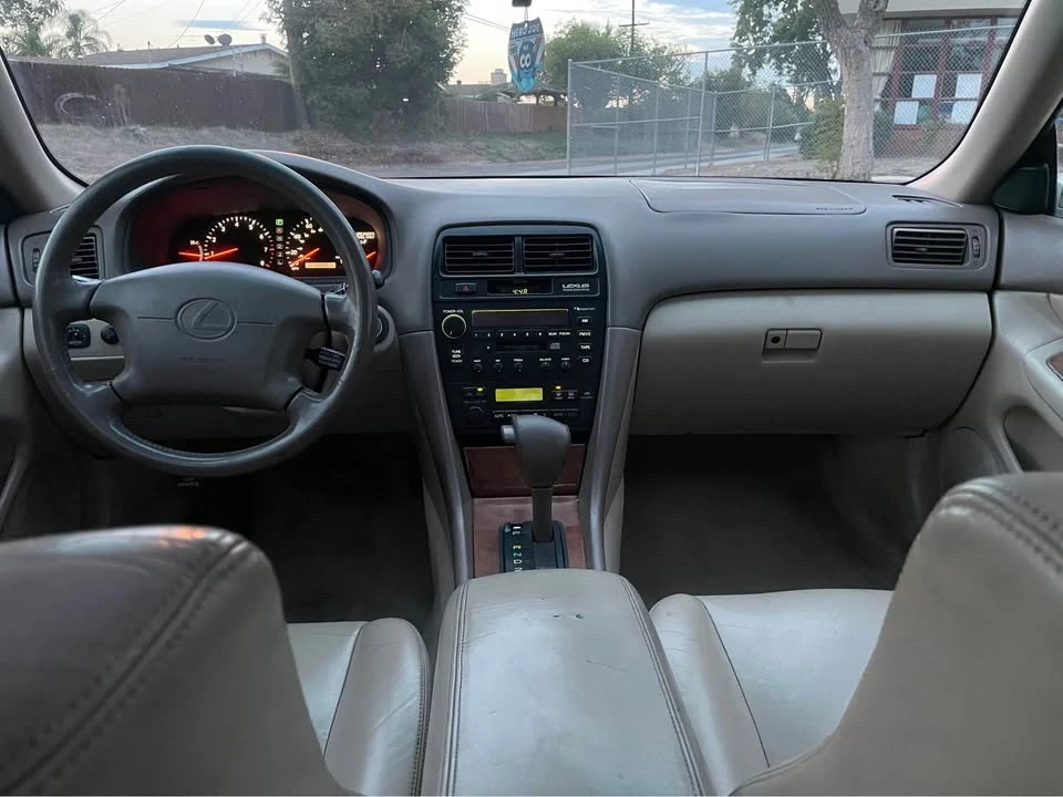 1998 Lexus ES 3rd Gen - Image 13 of 17