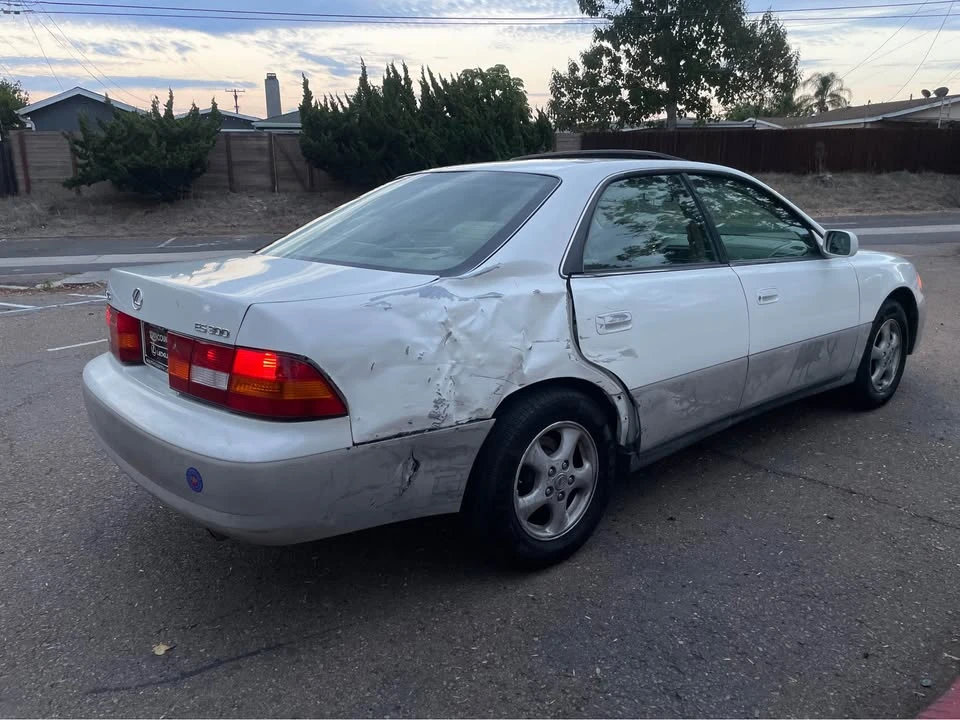 1998 Lexus ES 3rd Gen - Image 4 of 17