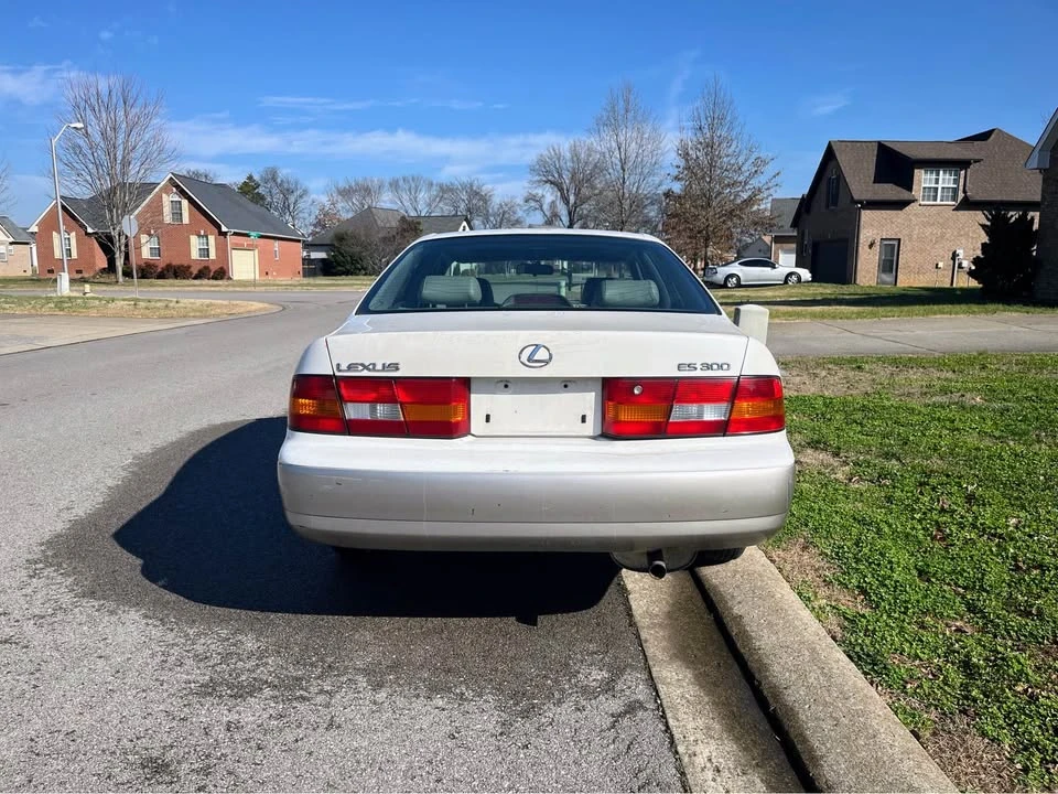 1998 Lexus ES 3rd Gen - Image 2 of 7