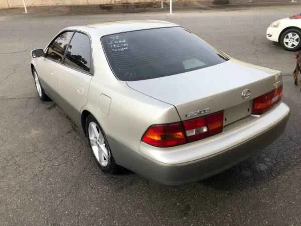 1998 Lexus ES 3rd Gen - Image 7 of 9