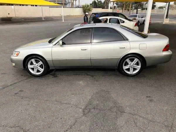 1998 Lexus ES 3rd Gen - Image 2 of 9