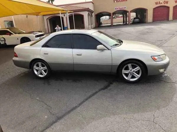 1998 Lexus ES 3rd Gen - Image 5 of 9