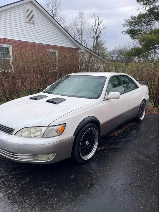 1998 Lexus ES 2nd Gen - Image 2 of 3