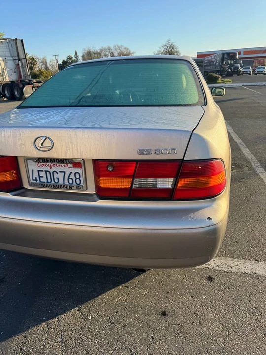 1998 Lexus ES 3rd Gen - Image 8 of 9