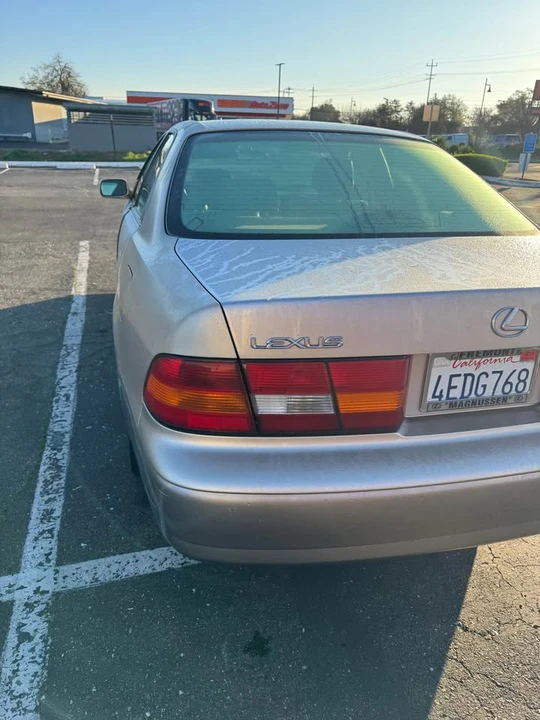 1998 Lexus ES 3rd Gen - Image 9 of 9