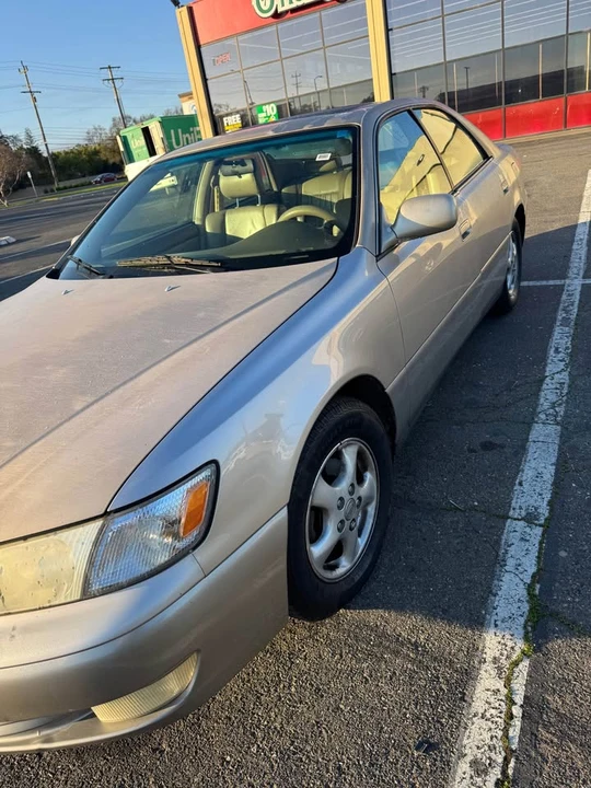 1998 Lexus ES 3rd Gen - Image 5 of 9