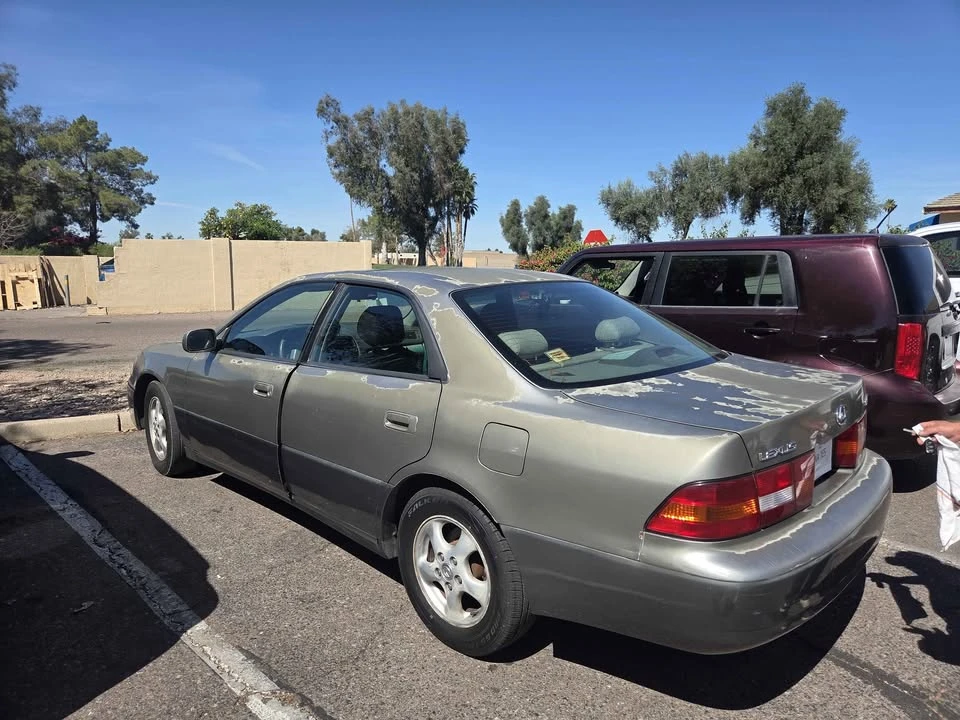 1998 Lexus ES 3rd Gen - Image 13 of 14