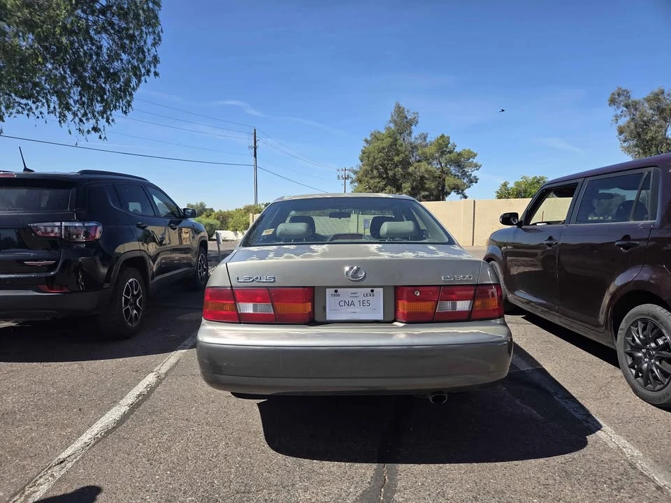 1998 Lexus ES 3rd Gen - Image 14 of 14