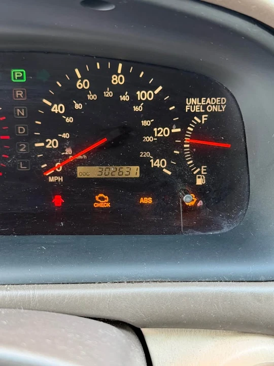 1998 Lexus ES 3rd Gen - Image 10 of 10