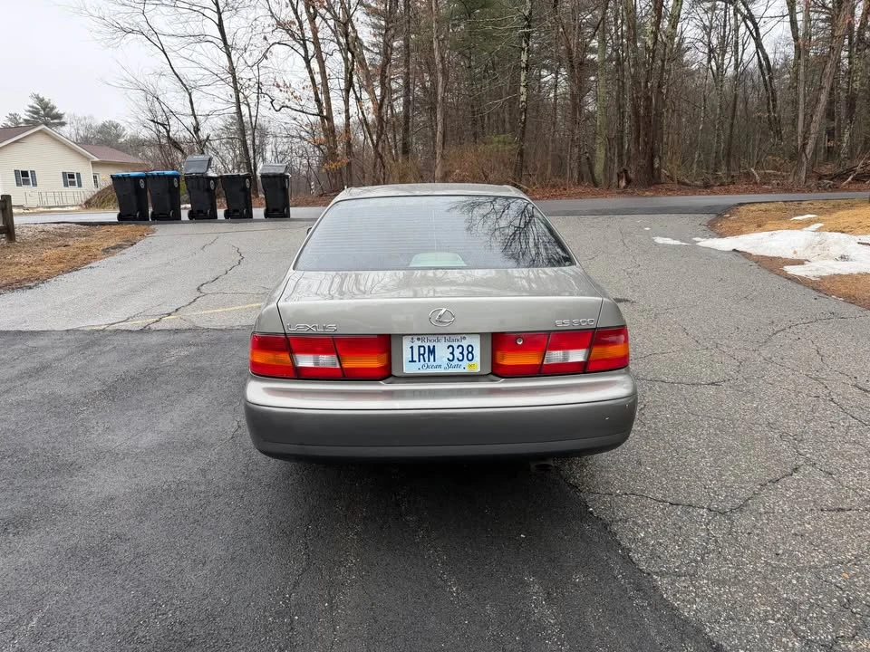 1998 Lexus ES 3rd Gen - Image 3 of 8