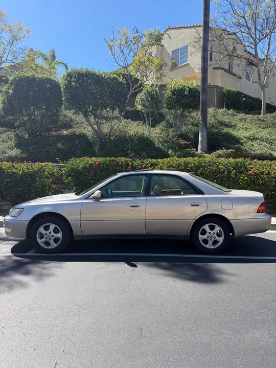 1998 Lexus ES 3rd Gen - Image 2 of 7