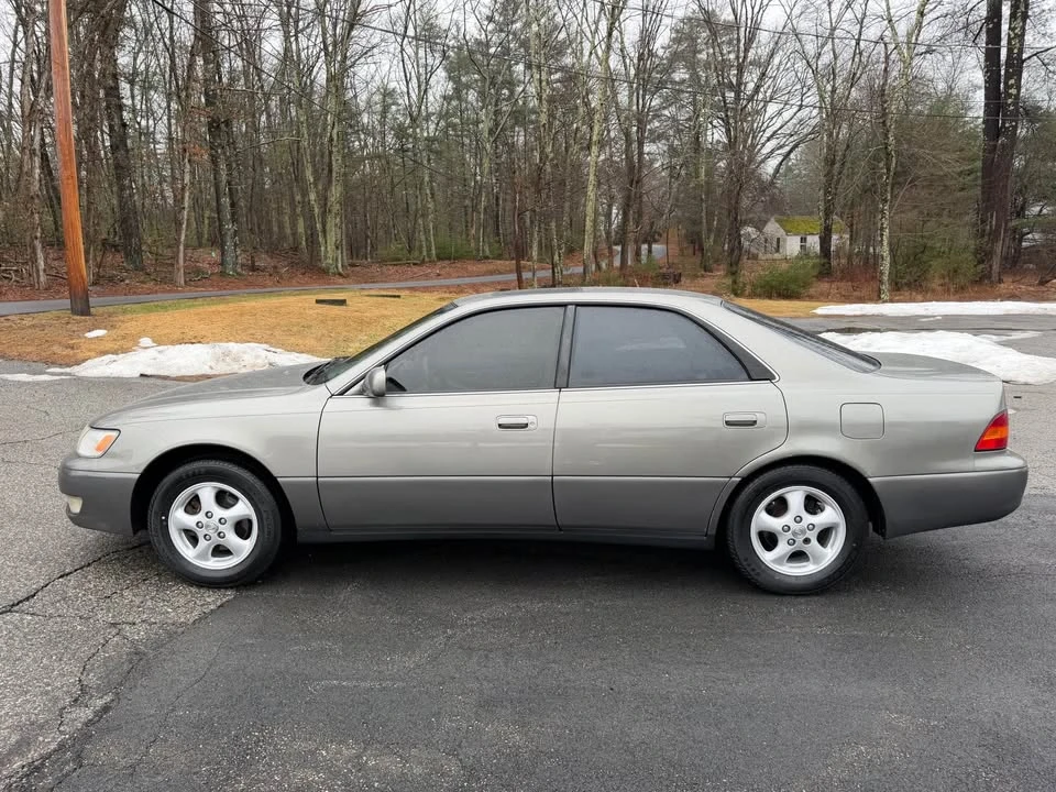 1998 Lexus ES 3rd Gen - Image 5 of 8