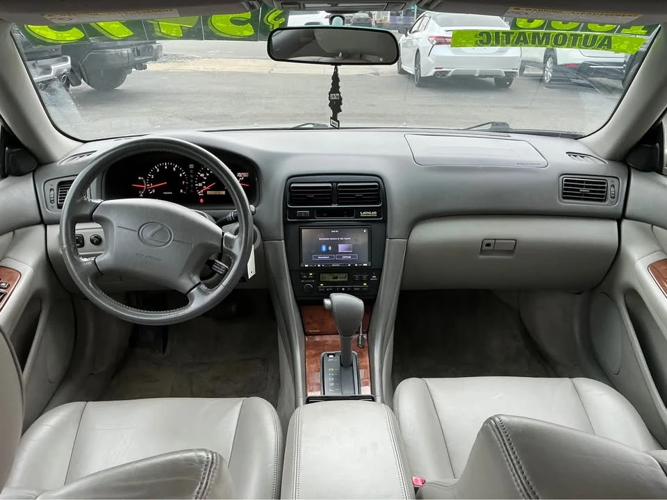 1998 Lexus ES 3rd Gen - Image 13 of 18