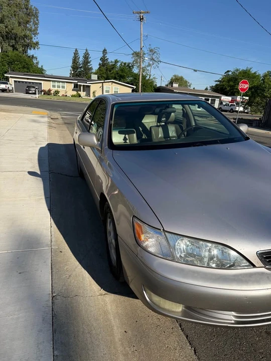 1998 Lexus ES 3rd Gen - Image 2 of 7
