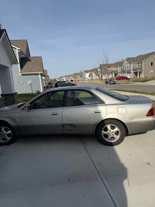 1998 Lexus ES 3rd Gen - Image 9 of 10