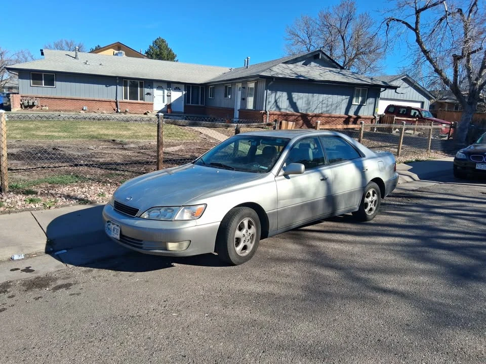 1998 Lexus ES 3rd Gen - Image 2 of 3