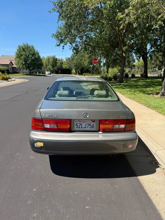 1998 Lexus ES 3rd Gen - Image 2 of 8