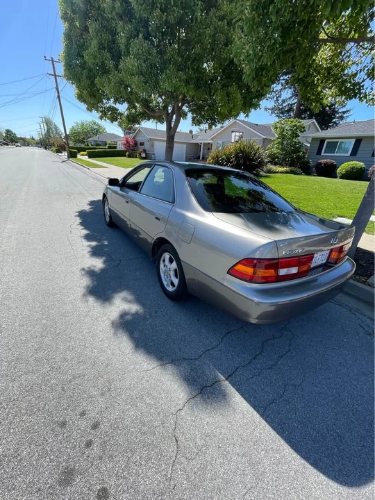 1998 Lexus ES 3rd Gen - Image 2 of 8